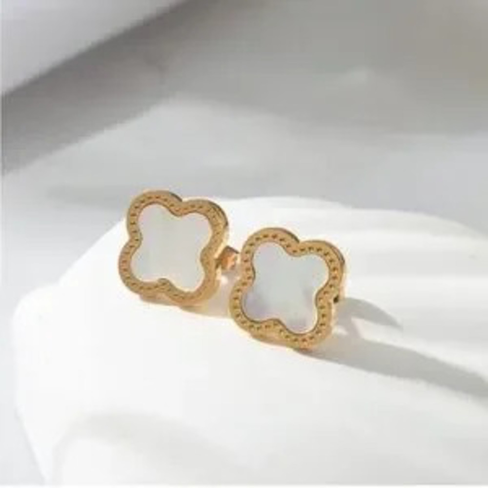 Gold 18k Gold Plated 3pc Clover Earring, Necklace Bracelet Set